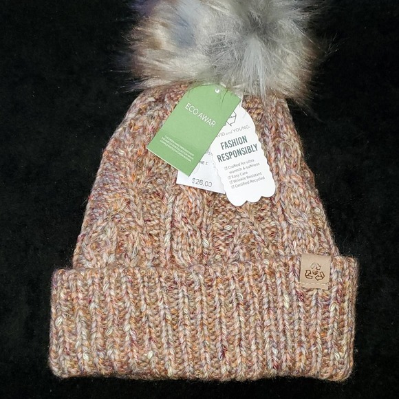 David & Young Women's Multi colored ribbed knit pom pom Eco Awar Knit Beanie New - Picture 1 of 9